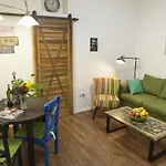 Milk&honey - Free Parking