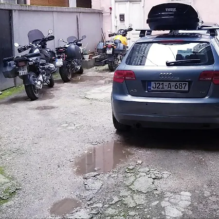 Milk&honey - Free Parking *