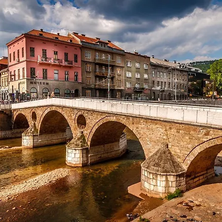 Milk&honey - Free Parking